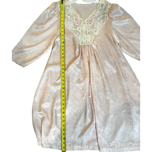 Vintage Light Pink w/Lace Flowers Night Gown Size Medium - Picture 6 of 6